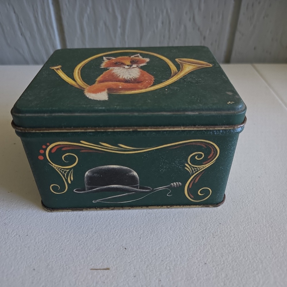 Vintage Century Resources Fox & Horn Green Cookie Tin Box Equestrian Hunter Jump